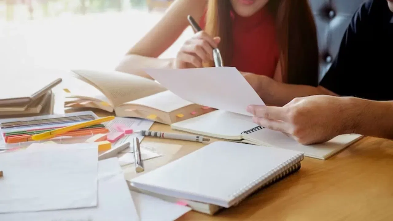 सुनेउंग ही परीक्षा वर्षातून एकदाच नोव्हेंबरमध्ये घेतली जाते. या परीक्षेच्या दिवशी संपूर्ण देशात खबरदारी घेतली जाते. वाहतूक पोलीस रस्त्यावर मदतीसाठी तयार असतात.  