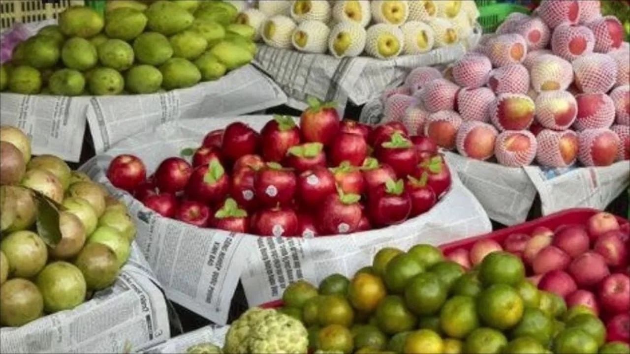 स्टिकर्स लावलेली फळे आरोग्यास लाभदायक की घातक? 99 % लोकांना माहितीच नसेल