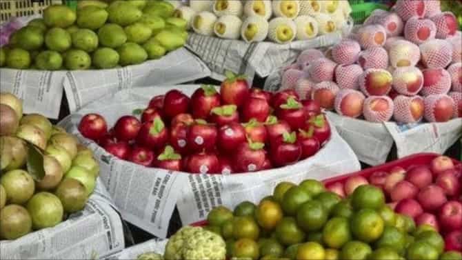 स्टिकर्स लावलेली फळे आरोग्यास लाभदायक की घातक? 99 % लोकांना माहितीच नसेल