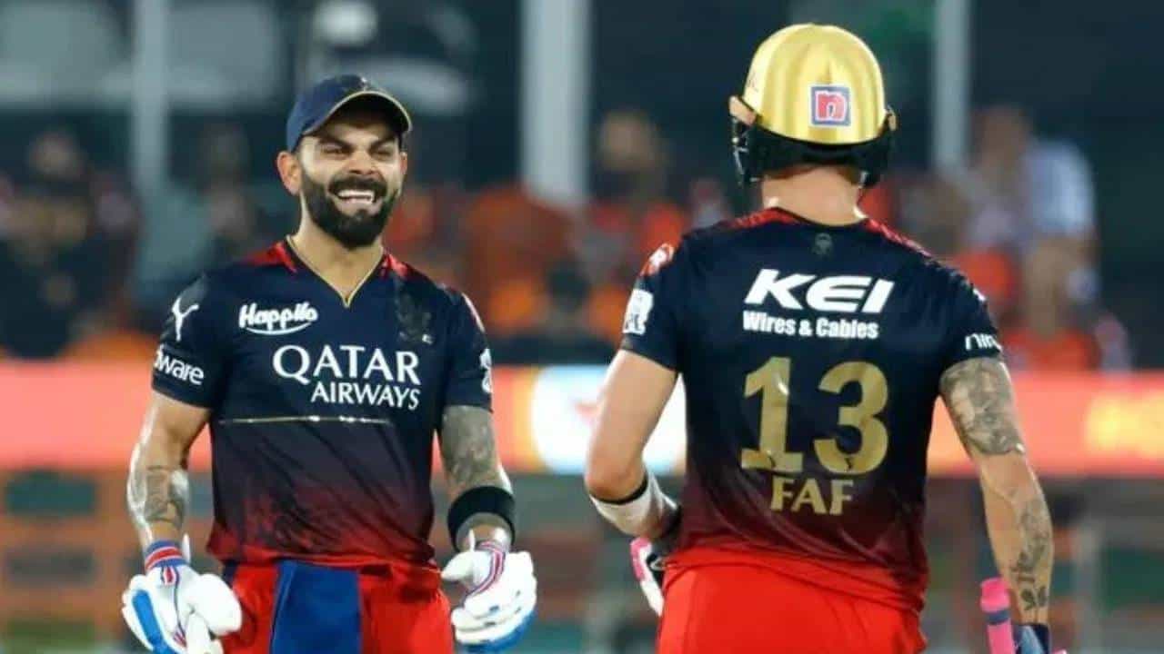 आयपीएल 2026 चा मिनी लिलाव 16 डिसेंबर रोजी होणार आहे. अनेक दिग्गज खेळाडूंवर या लिलावात बोली लागणार आहे. पण आयपीएलमधील सर्वात यशस्वी आणि सर्वात अनुभवी खेळाडू असलेला दक्षिण आफ्रिकेचा माजी कर्णधार फाफ डु प्लेसिसने यावेळी लिलावात भाग न घेण्याचा निर्णय घेतला आहे. (फोटो- बीसीसीआय)