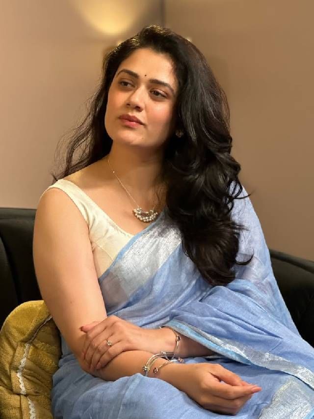 रातोरात 'नॅशनल क्रश' बनलेल्या गिरीजा ओकचा पती कोण?