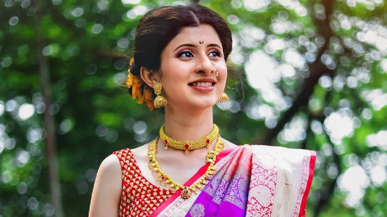 Gol Jewellery Insurance Policy: भारतात सोने हे समृद्धी आणि संपन्नतेचे प्रतिक मानल्या जाते. सणासुदीला आणि इतर चांगल्या मुहूर्तावर सोन्याची खरेदी करण्यात येते. पण सोने घालून मिरवणे तितके सोपे राहिलेले नाही. सोने चोरट्यांची टोळी सक्रिय आहे. अनेक शहरात महिलांच्या गळ्यातील सोनंसाखळी,मंगळसूत्र हिसकावण्याच्या घटना समोर येत आहे. त्यामुळे मोठे नुकसान होते.