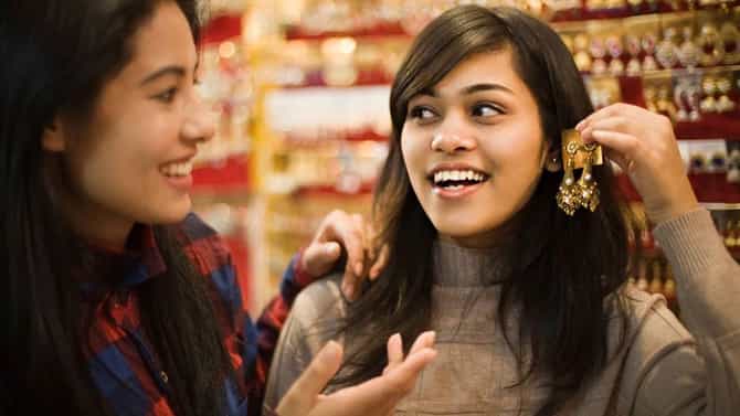 Gold Price Today: सोने-चांदीने डाव पालटवला, मौल्यवान धातुच्या किंमतीत तुफान, जळगाव सराफा बाजारात भाव काय?