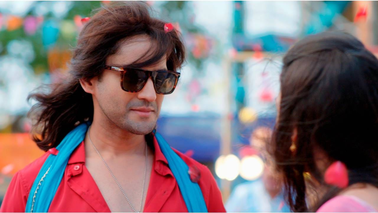 अभिनेता मंदार जाधव एकाच मालिकेत या दुहेरी रुपात दिसणार आहे. या भूमिकेविषयी सांगताना मंदार म्हणाला, "मी पहिल्यांदाच अशा पद्धतीची भूमिका साकारणार आहे. यश या पात्राच्या पूर्णपणे विरोधी असं हे युगचं पात्र असणार आहे. त्याचा लूक, बोलण्याची स्टाईल सगळंच वेगळं आहे."