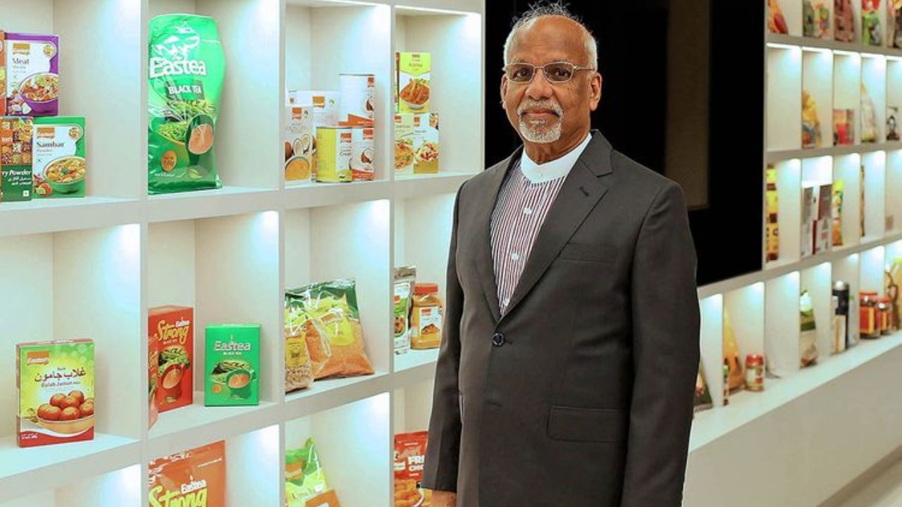 फक्त अंगावरच्या कपड्यावर दुबईत गेला, असा बिझनेस केला की थेट करोडपती झाला; Success Story वाचून थक्क व्हाल!