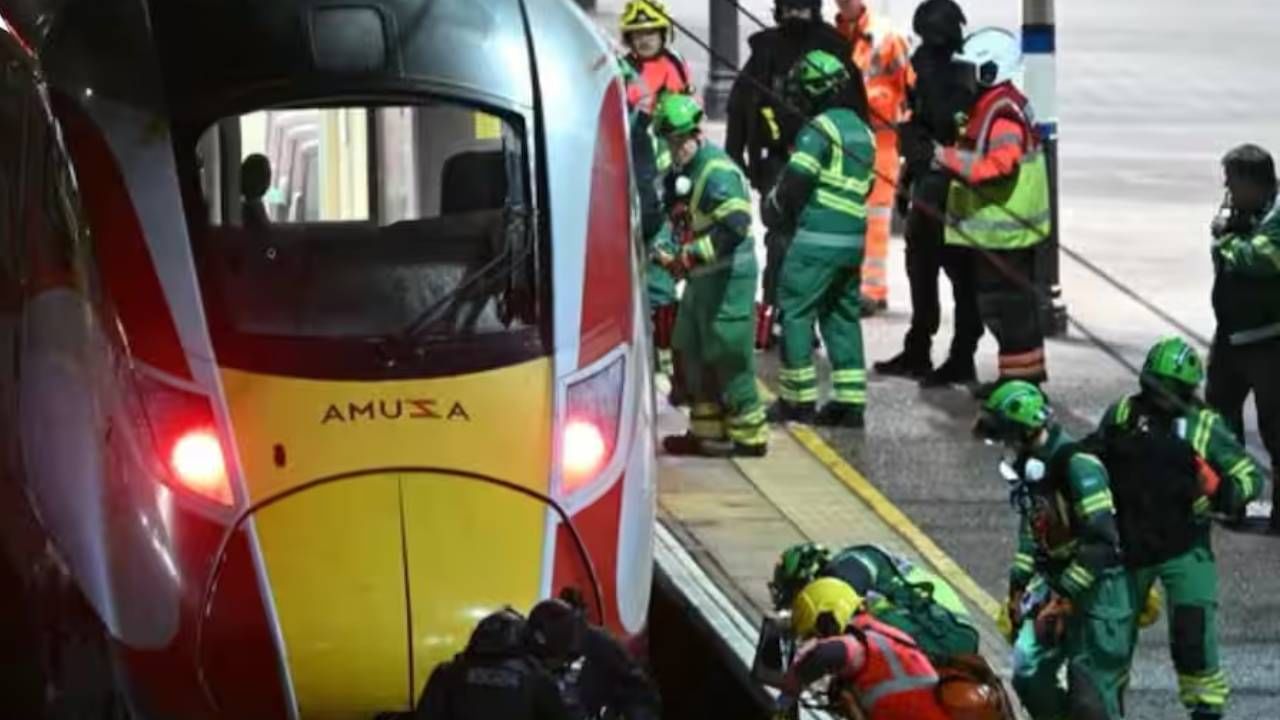 चालत्या ट्रेनमध्ये रक्ताचा सडा, सपासप वार केल्याने अनेकजण जखमी; खुनी कांडाने जगात खळबळ!