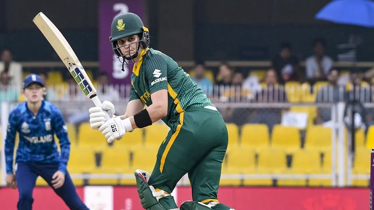 लॉराने एलीसा हीलीला पछाडत हा महारेकॉर्ड केला. एलिसानने 2022 च्या वर्ल्ड कप स्पर्धेत 509 धावा केल्या होत्या. तर लॉराने आता एलीसाचा रेकॉर्ड ब्रेक केला आहे. (Photo Credit : PTI)