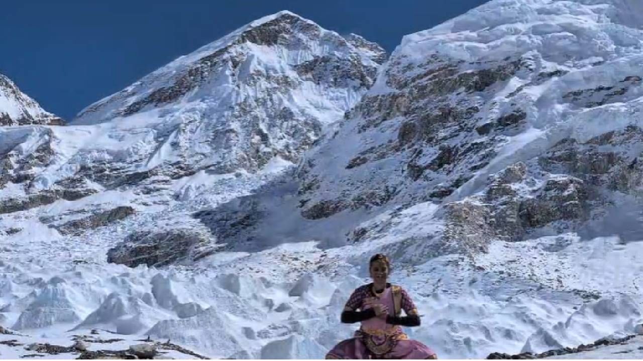 शिष्या दिव्या वारके, मिताली महाराज आणि प्रांजल दळवी या ही सहभागी होत्या. सुंदर प्रकारे त्यांनी एव्हरेस्ट बेस कॅम्पमध्ये नृत्य सादर केले. अगदी सर्व वातावरण सुंदर होते. 