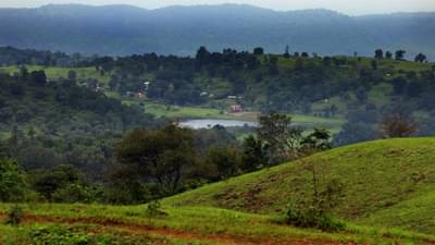 डिसेंबरच्या गुलाबी थंडीत फिरायला जायचंय? ही ठिकाणे अजिबात मिस करू नका