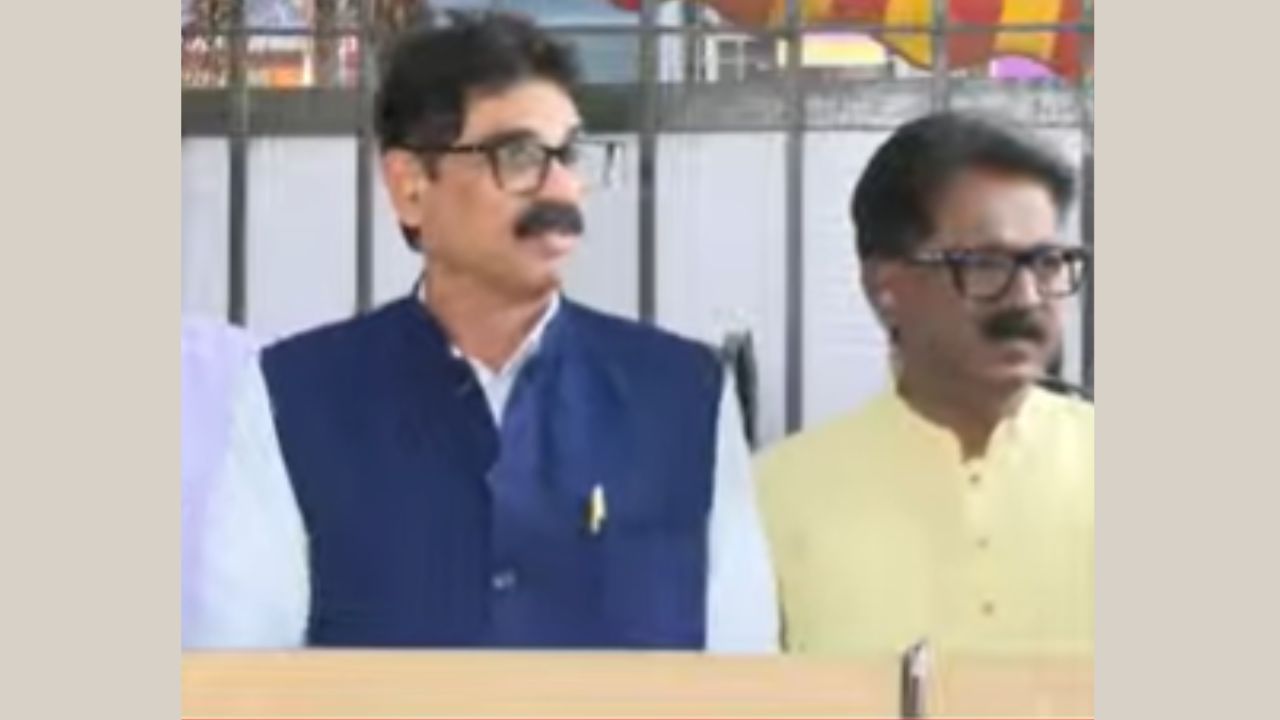 मोठी बातमी! महापालिका निवडणूक कोणत्याही क्षणी जाहीर होण्याची शक्यता, त्यापूर्वी विरोधकांचा मोठा लेटर बॉम्ब, घडामोडींना वेग मोठी बातमी! महापालिका निवडणूक कोणत्याही क्षणी जाहीर होण्याची शक्यता, त्यापूर्वी विरोधकांचा मोठा लेटर बॉम्ब, घडामोडींना वेग