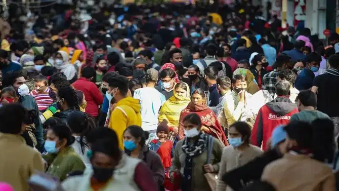 जगातील असे काही देश जिथे महिलांची संख्या पुरूषांपेक्षाही जास्त, वाचा रिपोर्ट