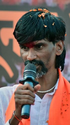 धनंजय मुंडेंनी नार्कोटेस्टला सामोरे जावे; गंभीर आरोप करत जरांगेंचे आव्हान