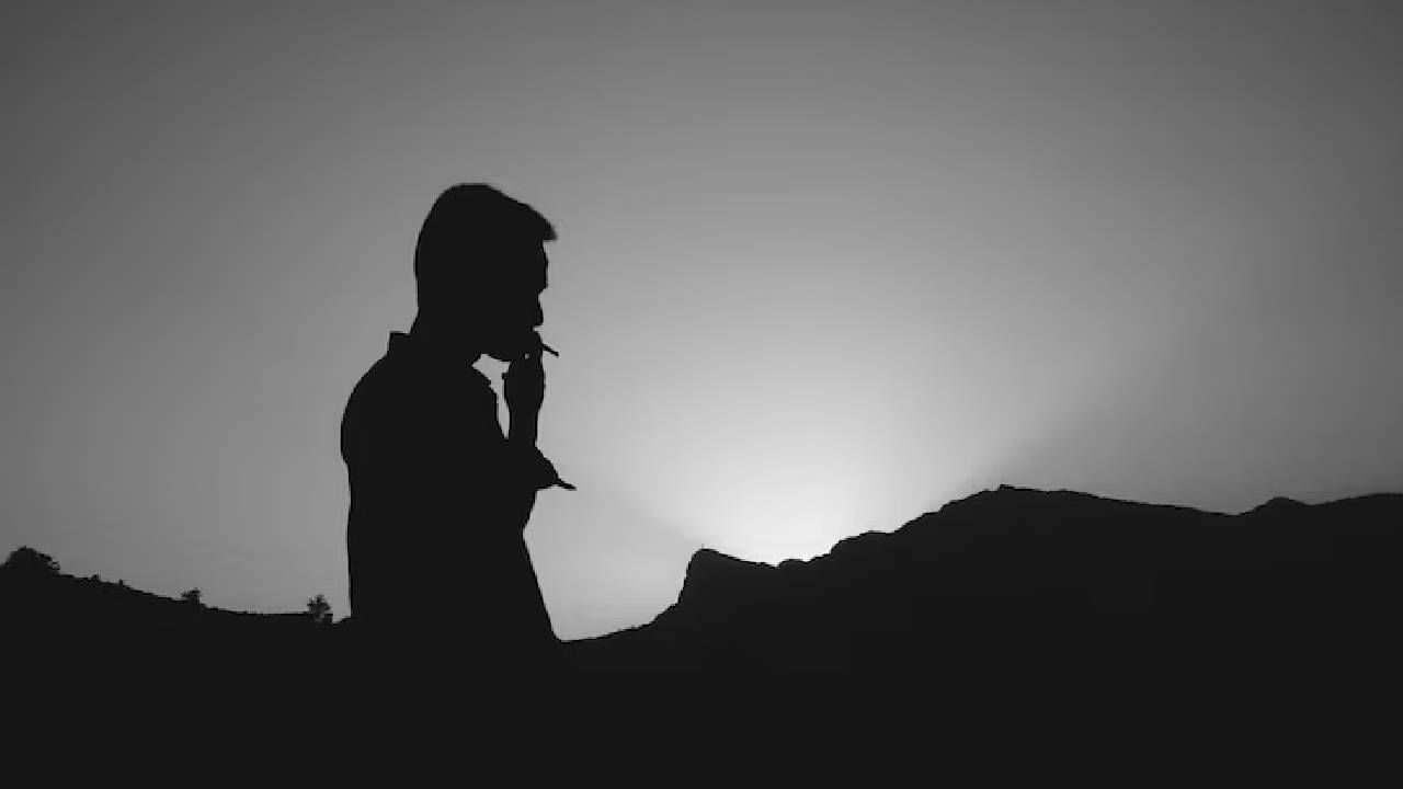 पाठदुखीला अनेकदा वय किंवा स्नायूंची कमजोरीशी जोडले जाते, पण जर ही वेदना सतत राहिली किंवा खोलवर जाणवली, तर हे कॅन्सरचे लक्षण असू शकते. विशेषतः जेव्हा वेदना कोणत्याही क्रियेशी संबंधित नसते, रात्री किंवा सकाळी वाढते किंवा उपचारानंतरही सुधारत नाही.  