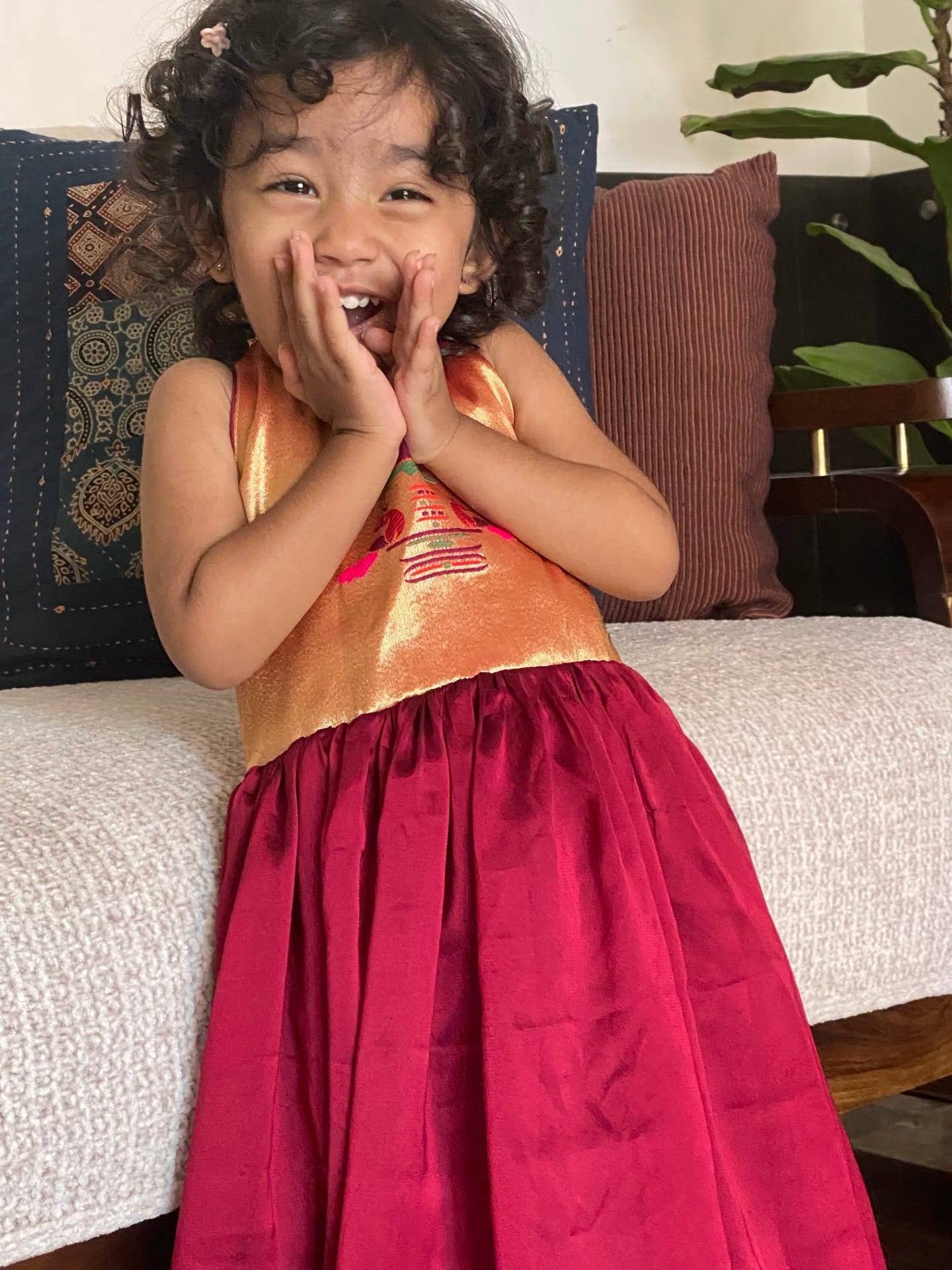 २०१६ मध्ये नीरज मोरे यांच्याशी लग्न करून मृणाल अमेरिकेत स्थायिक झाली होती. त्यानंतर तिने काही वर्षांचा ब्रेक घेतला होता. मात्र आता तिने पुन्हा एकदा छोट्या पडद्यावर दमदार पुनरागमन केले आहे.