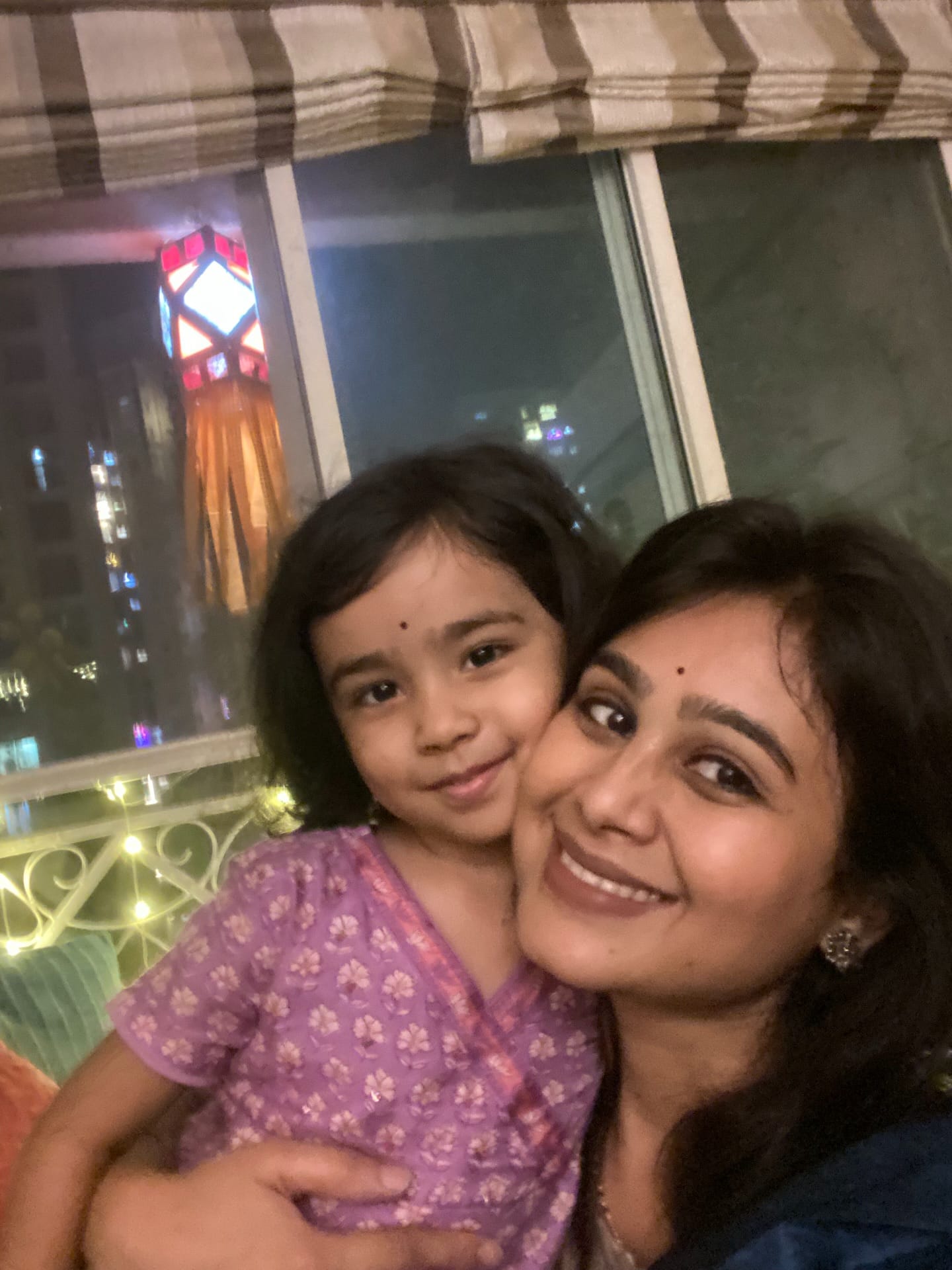 मृणाल दुसानिस ही सध्या स्टार प्रवाह वाहिनीवरील लग्नानंतर होईलच प्रेम! या मालिकेत झळकत आहे. या मालिकेत ती नंदिनी मोहिते ही मुख्य भूमिका साकारताना दिसत आहे.