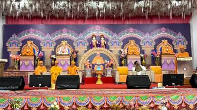 दुसऱ्याच्या उत्कर्षातच आपला खरा उत्कर्ष, पूज्य ज्ञानवत्सल स्वामींनी महंत स्वामी महाराजांच्या जीवनाचे सार सांगितले