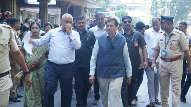 मंत्री मंगलप्रभात लोढा यांनी केली केईएमची पाहणी, ढीसाळ कारभाराबाबत डीनला विचारला जाब