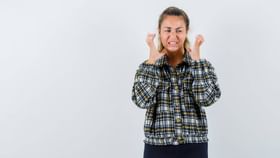 रात्रभर धिंगाणा घालायची शेजारची बाई, मुलीने असा बदला घेतला की...