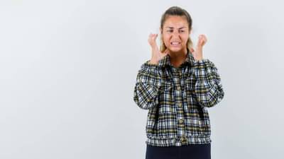 रात्रभर धिंगाणा घालायची शेजारची बाई, मुलीने असा बदला घेतला की... लोकही करू लागले कौतुक!