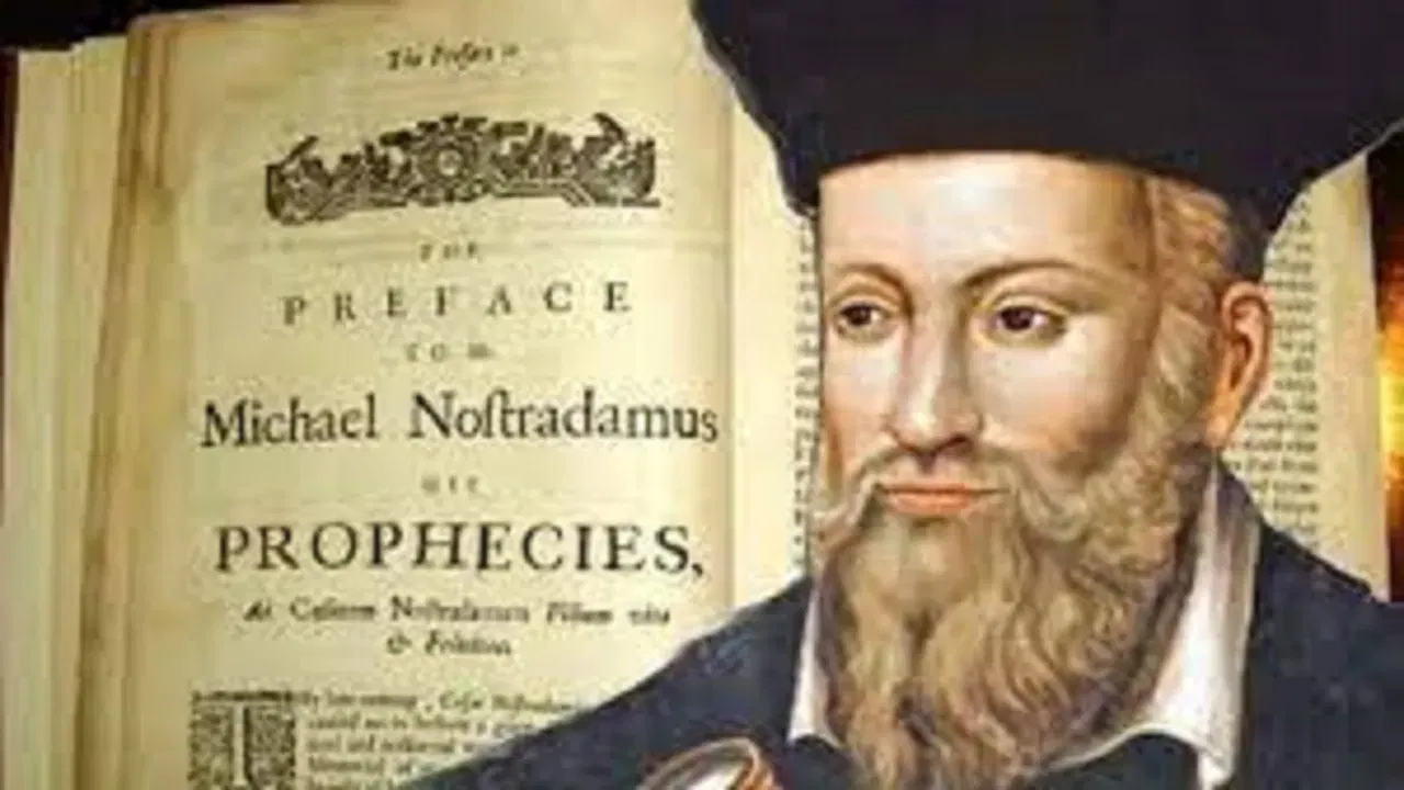 द मिररच्या रिपोर्टनुसार, नॉस्त्रेदमस यांच्या भयावह भविष्यवाण्या इंग्लंडमध्ये युद्ध, ग्रहावर लघुग्रह कोसळणे आणि आणखी एक महामारी असे संकेत देतात. त्यामुळे 2025 संपत असताना, मानवतेच्या विनाशाबाबतची सर्वात प्रसिद्ध भविष्यवाणी प्रत्यक्षात उतरण्याच्या भीतीने लोक घाबरले आहेत.
