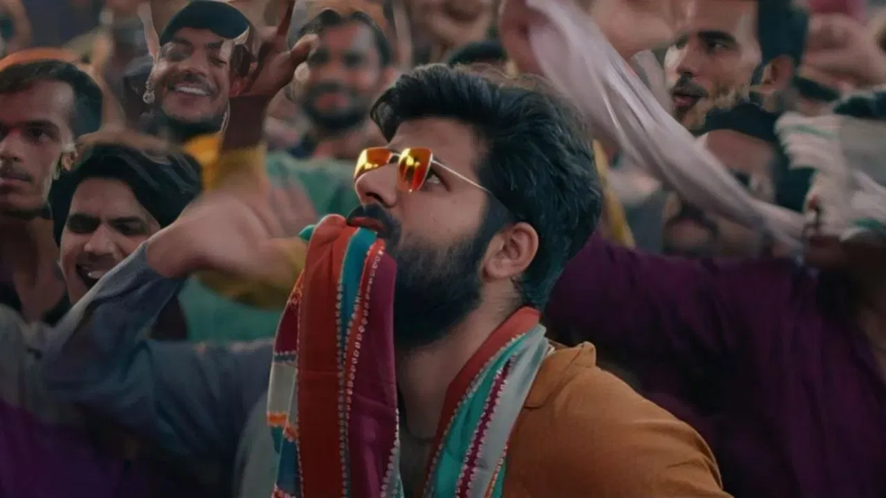 OTT वर दर आठवड्याला काही ना काही नवं येत राहतं, पण प्रश्न असतो तो फक्त एकच  नेमकं काय पाहावं जेणेकरून दिवस छान जाईल. तर या आठवड्यात तुमच्यासाठी आम्ही घेऊन आलो आहोत सर्वोत्तम फिल्म्स आणि सीरिजची संपूर्ण यादी. या यादीमध्ये बॉलिवूड, हॉलिवूड आणि साऊथच्या गाजलेल्या गोष्टींचा समावेश आहे. अनुराग कश्यप दिग्दर्शित 'निशांची' हा सिनेमा यंदा सिनेमाघरात रिलीज झाली होती आणि समीक्षकांनी तिला खूप प्रेम दिलं होतं. आता 14 नोव्हेंबरपासून ती Amazon Prime Video वर उपलब्ध होत आहे.