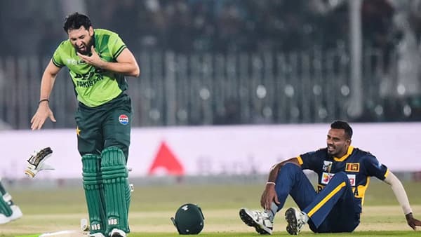 PAK vs SL : पाकिस्तानात बॉम्बस्फोट, श्रीलंकन बोर्डाला खेळाडू प्यारे की पैसा? अखेर मनातलं बाहेर आलं, सत्य जगाला कळलं