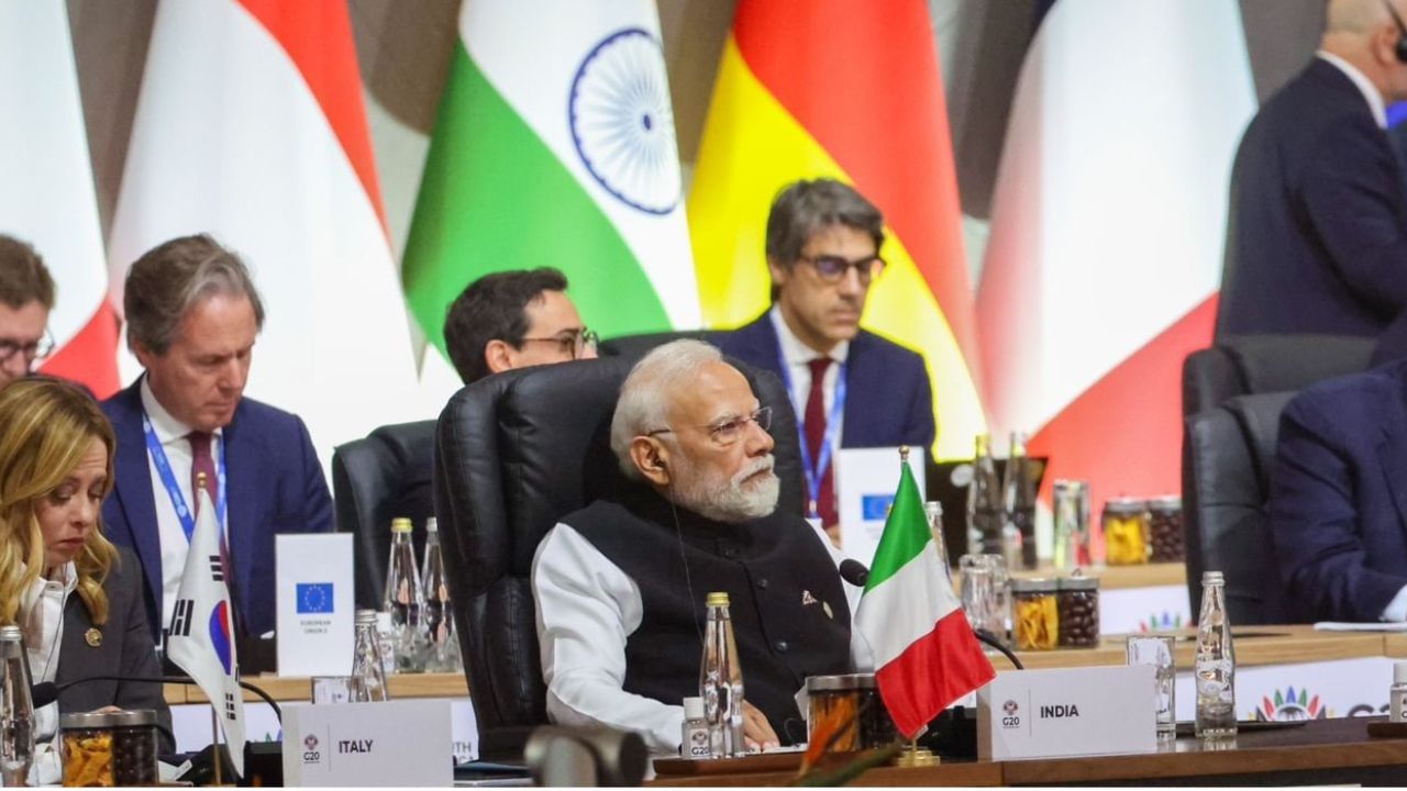 ड्रग्ज-दहशतवादाच्या साखळीशी लढा... PM मोदींनी G20 शिखर परिषदेत ठेवले 3 प्रस्ताव ड्रग्ज-दहशतवादाच्या साखळीशी लढा... PM मोदींनी G20 शिखर परिषदेत ठेवले 3 प्रस्ताव