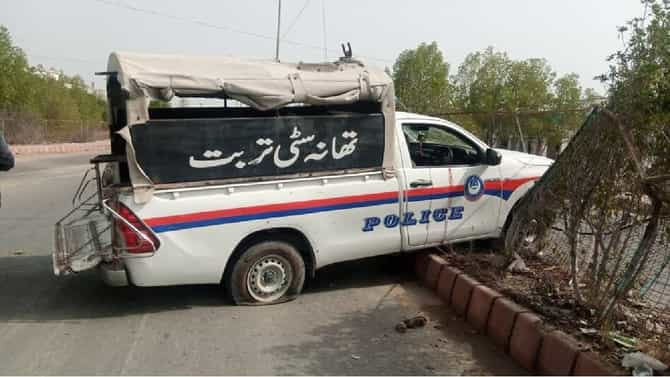 Peshawar Terrorist Attack : पाकिस्तानी आर्मीवर दहशतवाद्यांचा मोठा वार, पेशावर हादरलं, स्फोट, फायरिंगचे आवाज