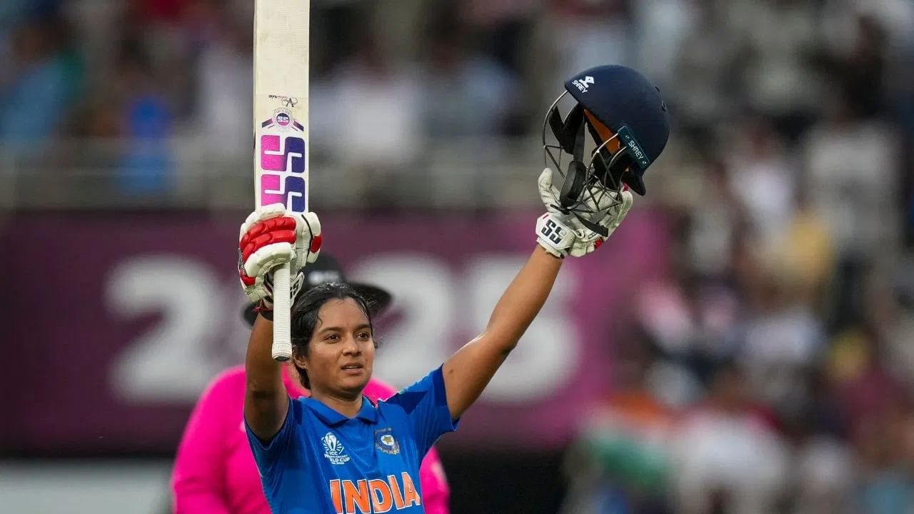 प्रतिकाने गेल्या वर्षभरात भारतासाठी उल्लेखनीय कामगिरी केलीय. प्रतिका टीम इंडियाच्या प्रमुख खेळाडूंपैकी एक आहे. प्रतिकाने अनेक स्पर्धेत बॅटिंगने आपली छाप सोडली. मात्र दुखापतीमुळे प्रतिकाचं मेडल हुकलं. (PHOTO CREDIT : PTI) 