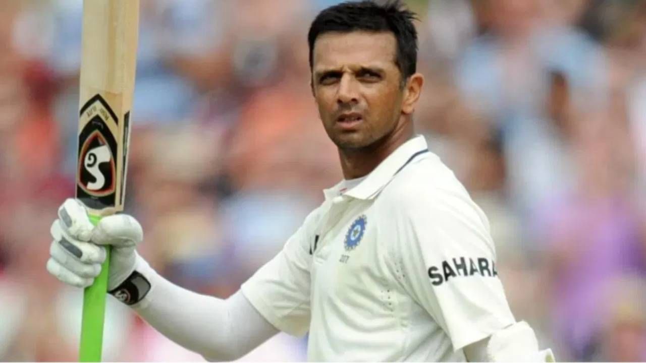 2004 मध्ये नागपूर येथे झालेल्या ऑस्ट्रेलियाविरुद्धच्या कसोटी सामन्याच्या पहिल्या डावात राहुल द्रविडने अगदी 140 चेंडूंचा सामना केला होता आणि फक्त 21 धावा काढल्या होत्या.  (Photo- Getty Images)