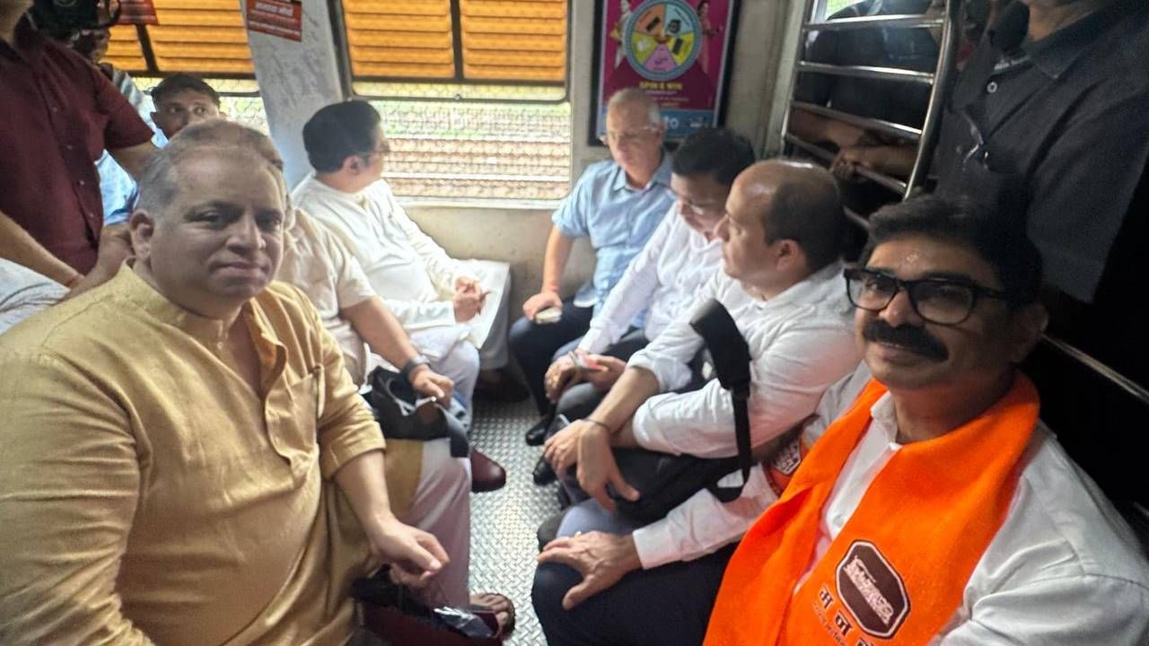  बोगस मतदार यादी, मतदान यादीतील फेरफार आणि निवडणूक आयोगाच्या गैरकारभाराविरुद्ध विरोधकांनी एकत्र येत 'सत्याचा मोर्चा' काढण्याचा निर्णय घेतला आहे.