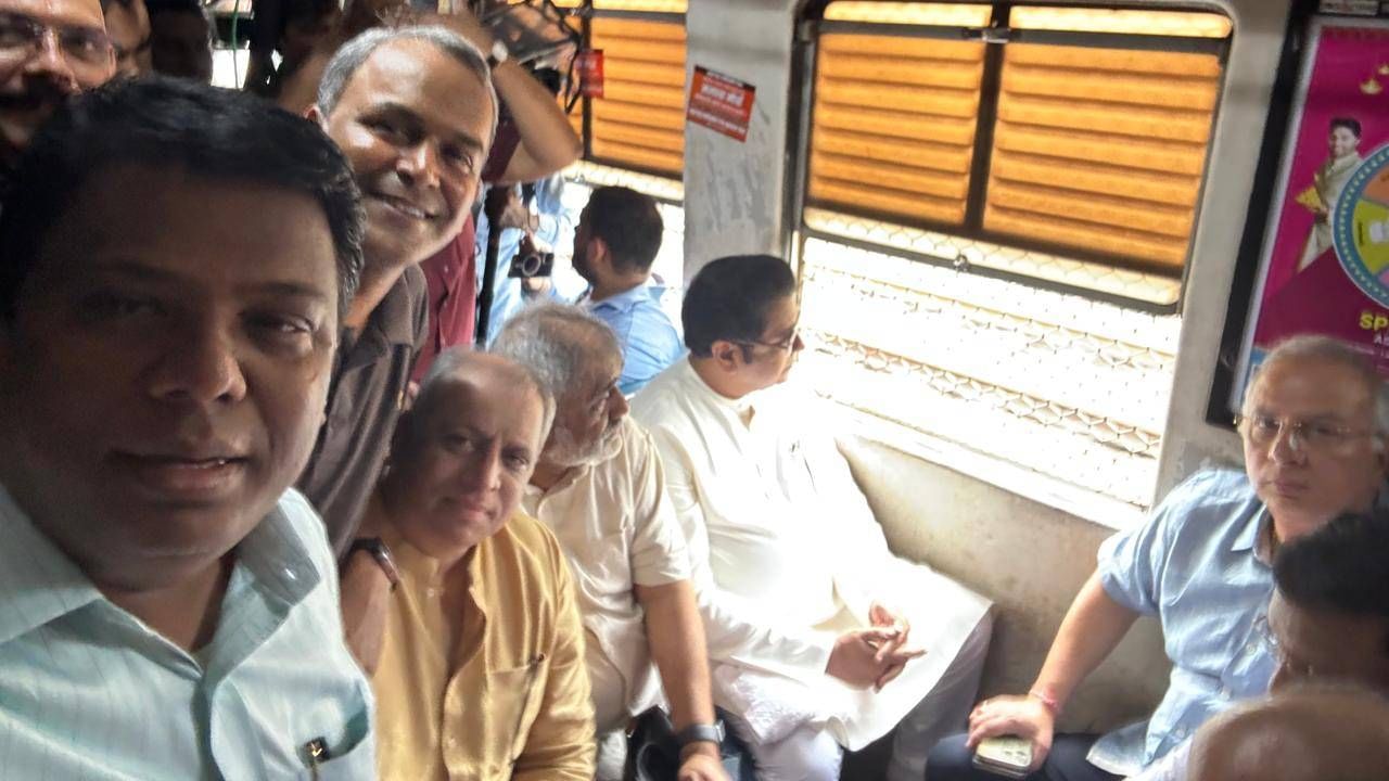 विरोधी पक्षाच्या या मोर्चाला सुरूवात दुपारी 1 वाजता होईल. निवडणूक आयोगाच्या विरोधात हा मोर्चा काढला जातोय. मोठया संख्येने लोक जमताना दिसत आहेत. 