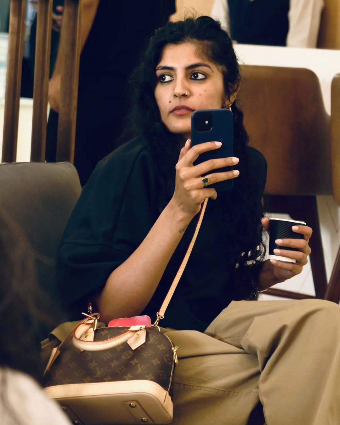 रजल अरोरा भारतीय क्रिकेट संघाच्या ड्रेसिंग रुममध्ये तसेच इतरही अनेक ठिकाणी नेहमीच दिसते. मैदानावरही ती अनेकदा झळकलेली आहे. भारतीय संघ परदेश दौऱ्यावर असताना त्या प्रसंगीदेखील रजल अरोरा उपस्थित असतेच. 