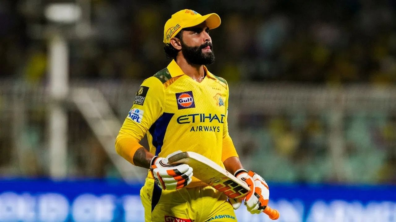 तर दुसऱ्या बाजूला रवींद्र जडेजाचं एक्स (आधीचं ट्विटर) आणि फेसबूक अकाउंट सुरु आहे. मात्र जडेजा फेसबूक आणि एक्सवर फार सक्रीय नसतो. (Photo Credit : PTI)