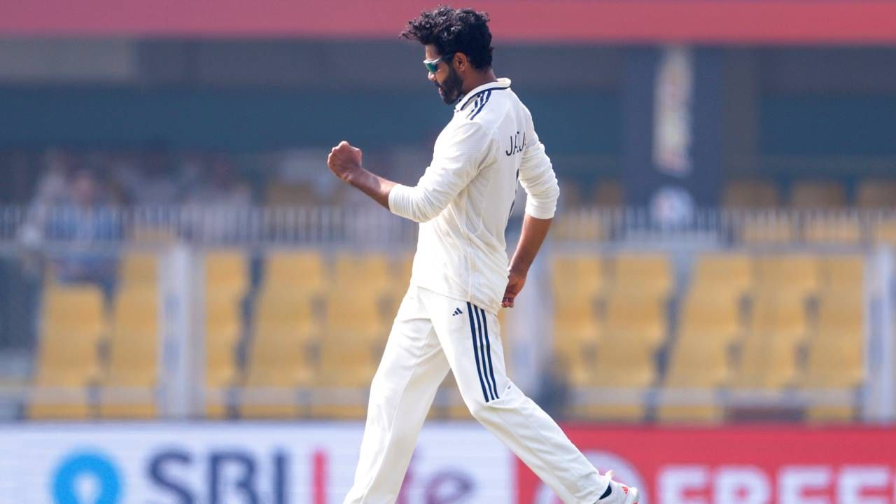 जवागल श्रीनाथने 25 डावात 64, हरभजन सिंगने 19 डावात 60, आर अश्विनने 26 डावात 57 विकेट घेतल्या आहेत. तर जडेजाने 19 डावात 50 विकेट घेतल्या आहेत.   (Photo- BCCI Twitter)