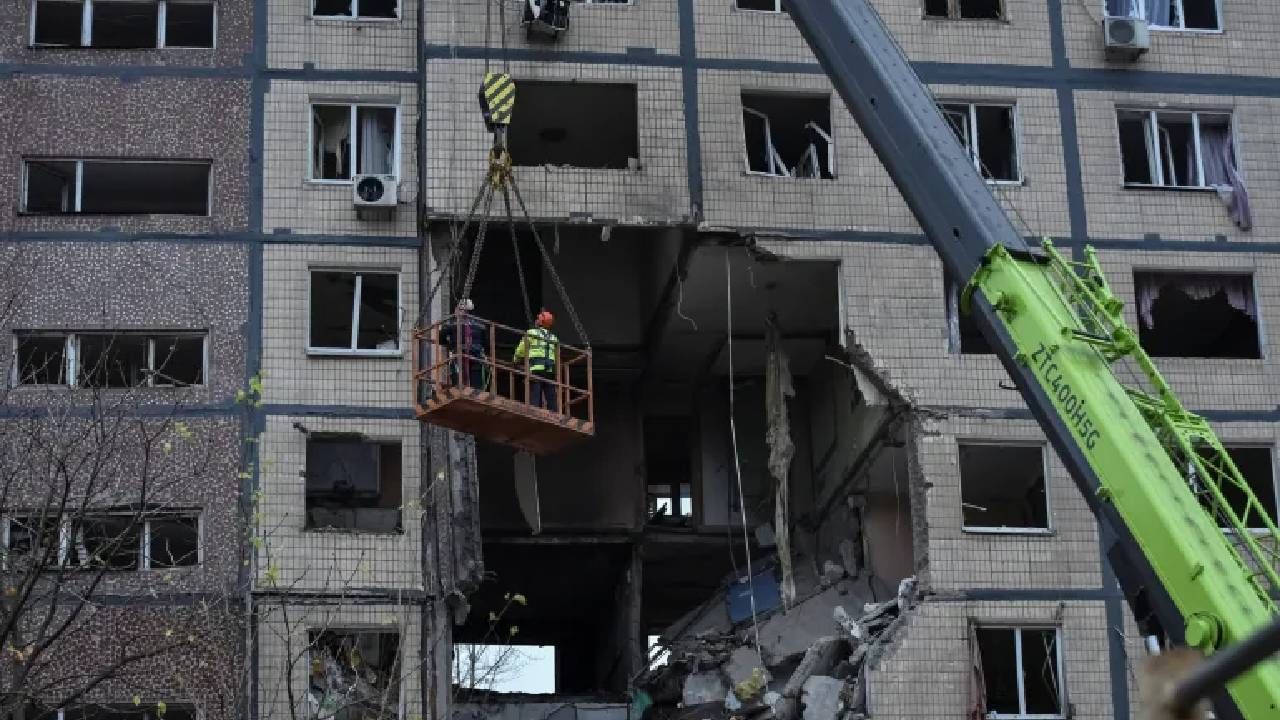 जग हादरले! रशियाचा मोठा हल्ला, क्षेपणास्तांसह ड्रोन हल्ला, अणु तळांवर थेट...