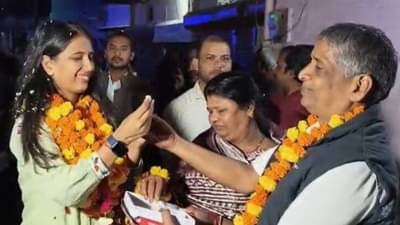 Success Story: बापाने नारळ विकून शिकवलं, मुलगी बनली उपजिल्हाधिकारी, वाचा प्रियाचा प्रेरणादायी प्रवास