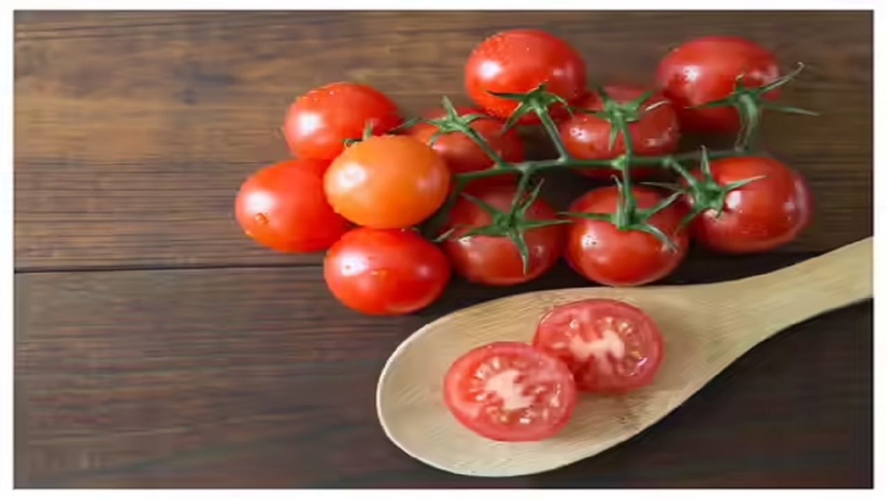 टोमॅटोच्या बियांमध्ये लाइकोपीन व बीटा-कॅरोटीनसारखे अँटिऑक्सिडंट्स असतात, जे पेशींना नुकसानापासून संरक्षण देतात. बियांतील पोषक घटक रक्त पातळ ठेवण्यास मदत करतात, ज्यामुळे रक्ताभिसरण चांगले राहते.