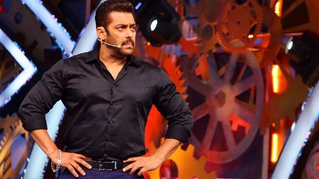 भर मंचावर सलमान खानची या महिलेला शिवी, उडाली खळबळ, थेट म्हणाला, इतके*** तर... भर मंचावर सलमान खानची या महिलेला शिवी, उडाली खळबळ, थेट म्हणाला, इतके*** तर...