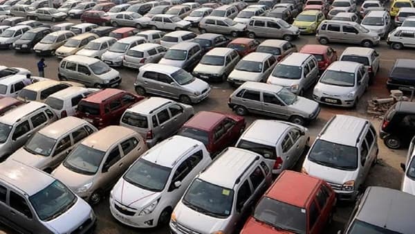सेकंड हँड कार खरेदी करण्यापूर्वी 5 गोष्टी नक्की तपासा, तुम्हालाही नसेल माहिती