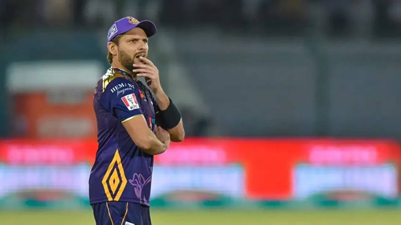 शाहिद आफ्रिदीने पाकिस्तानसाठी 27 कसोटी, 398 वनडे आणि 99 टी20 सामने खेळले आहेत. यात त्याने एकूण 476 षटकार मारले आहेत. (PC-PSL)