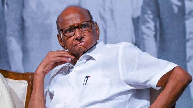 पुण्यात शरद पवारांच्या राष्ट्रवादी काँग्रेसला मोठा झटका, या बड्या नेत्याने सोडली साथ, थेट...