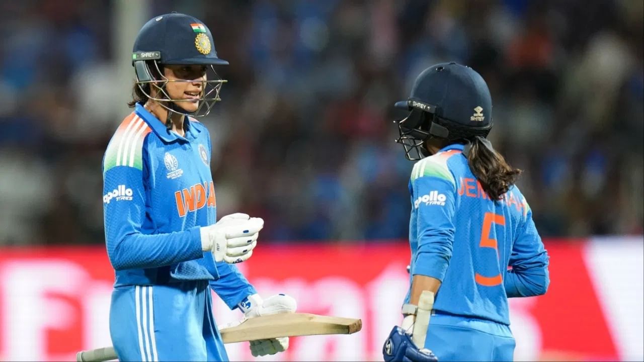 स्मृती मंधाना या स्पर्धेत टीम इंडियासाठी सर्वाधिक धावा करणारी पहिली फलंदाज ठरली. तसेच जेमीमाने उपांत्य फेरीतील सामन्यात ऑस्ट्रेलिया विरुद्ध शतक करत विजयात प्रमुख भूमिका बजावली.  (Photo Credit: Instagram/PTI)