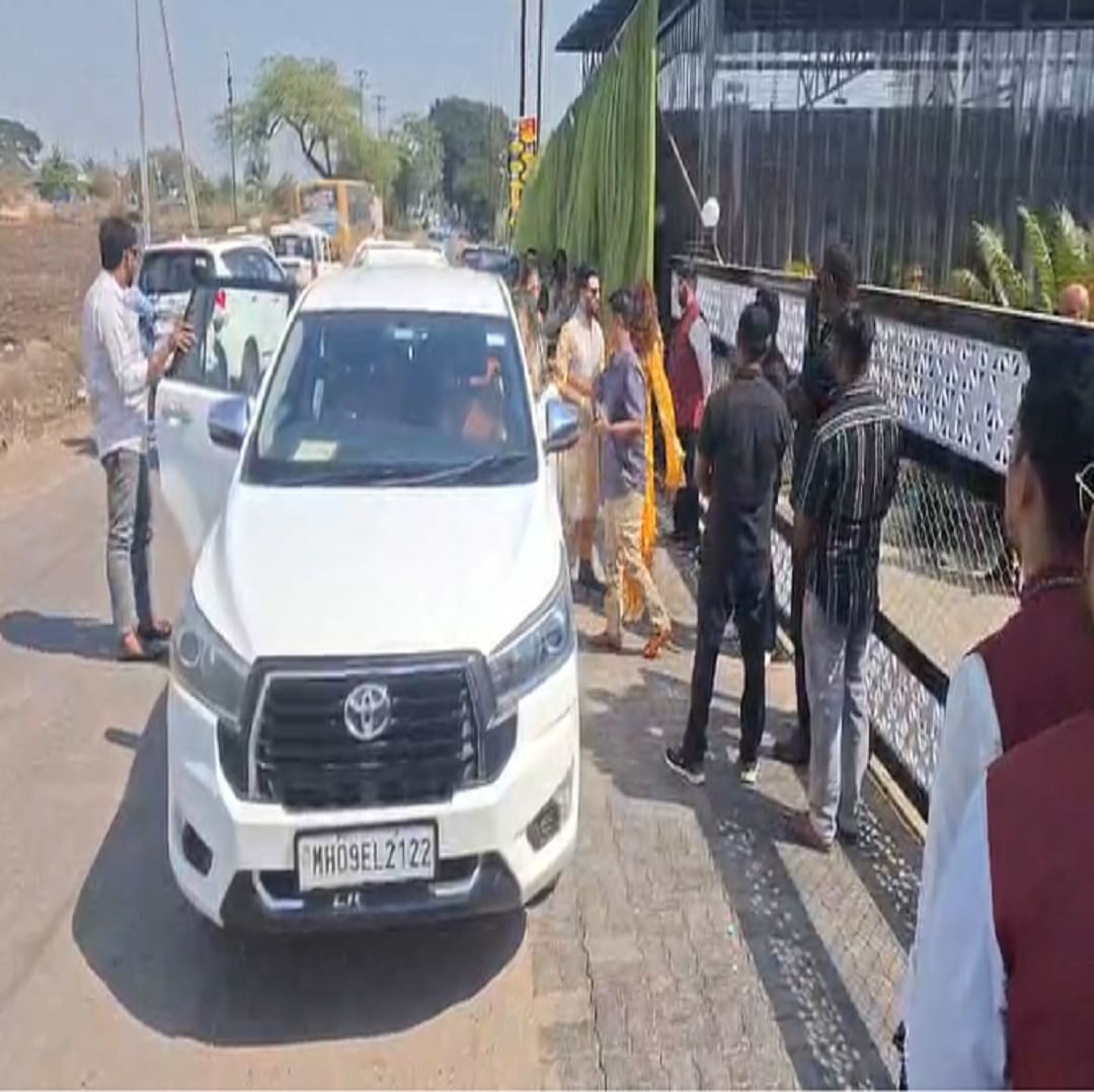 विवाह सोहळ्याची मानधना कुटुंबाकडून जय्यत तयारी करण्यात आलेली आहे.  लग्नसोहळ्यासाठी नवरदेव पलाश मुच्छल देखील वऱ्हाड मंडळीसह सांगलीत दाखल झाला आहे.  