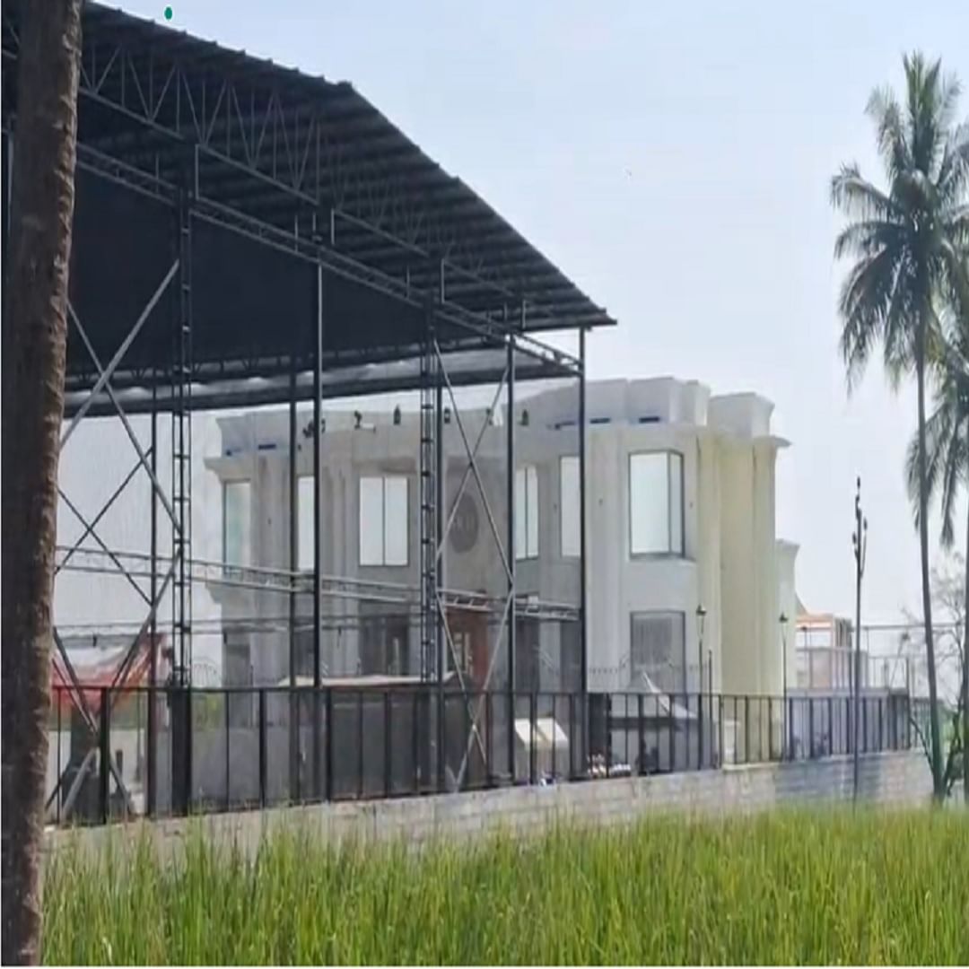 सांगलीतील कवठेपिरान रोड येथील फार्म हाऊसवर स्मृती आणि पलाश मूछल यांचा विवाह सोळला पार पडणार आहे.  