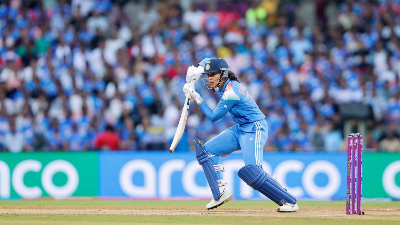 स्मृती मंधानाने या धावांसह मिताली राजचा विक्रम मोडीत काढला आहे. मितालीने 2017 च्या वर्ल्डकप स्पर्धेत 409 धावा काढल्या होत्या. मात्र आता स्मृती मंधाना तिच्या पुढे निघून गेली आहे. तिच्या पेक्षा जास्त धावा करून भारताकडून वर्ल्डकप स्पर्धेत सर्वाधिक धावा करणारी फलंदाज ठरली आहे.  (Photo- BCCI Women Twitter)