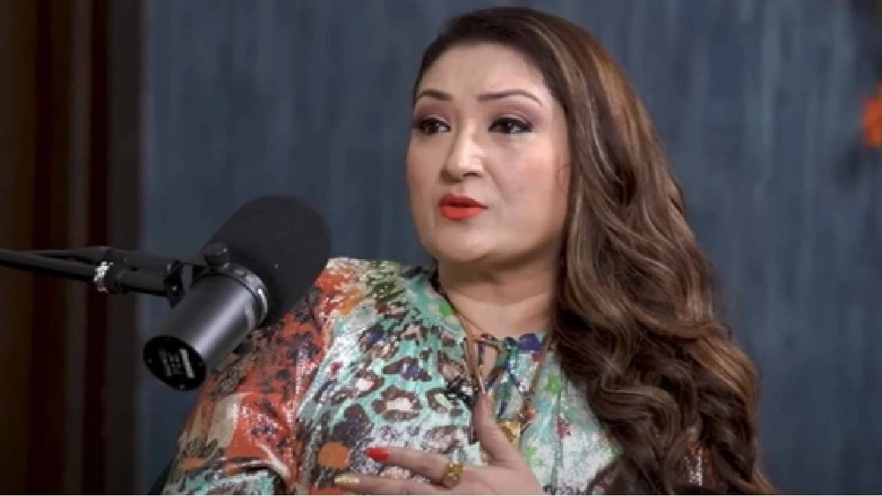 पूजेवर लाखो रूपये खर्च करतो पण मला एकही रूपया... गोविंदाच्या पत्नीच्या आरोपाने खळबळ, तो कधीच.. पूजेवर लाखो रूपये खर्च करतो पण मला एकही रूपया... गोविंदाच्या पत्नीच्या आरोपाने खळबळ, तो कधीच..