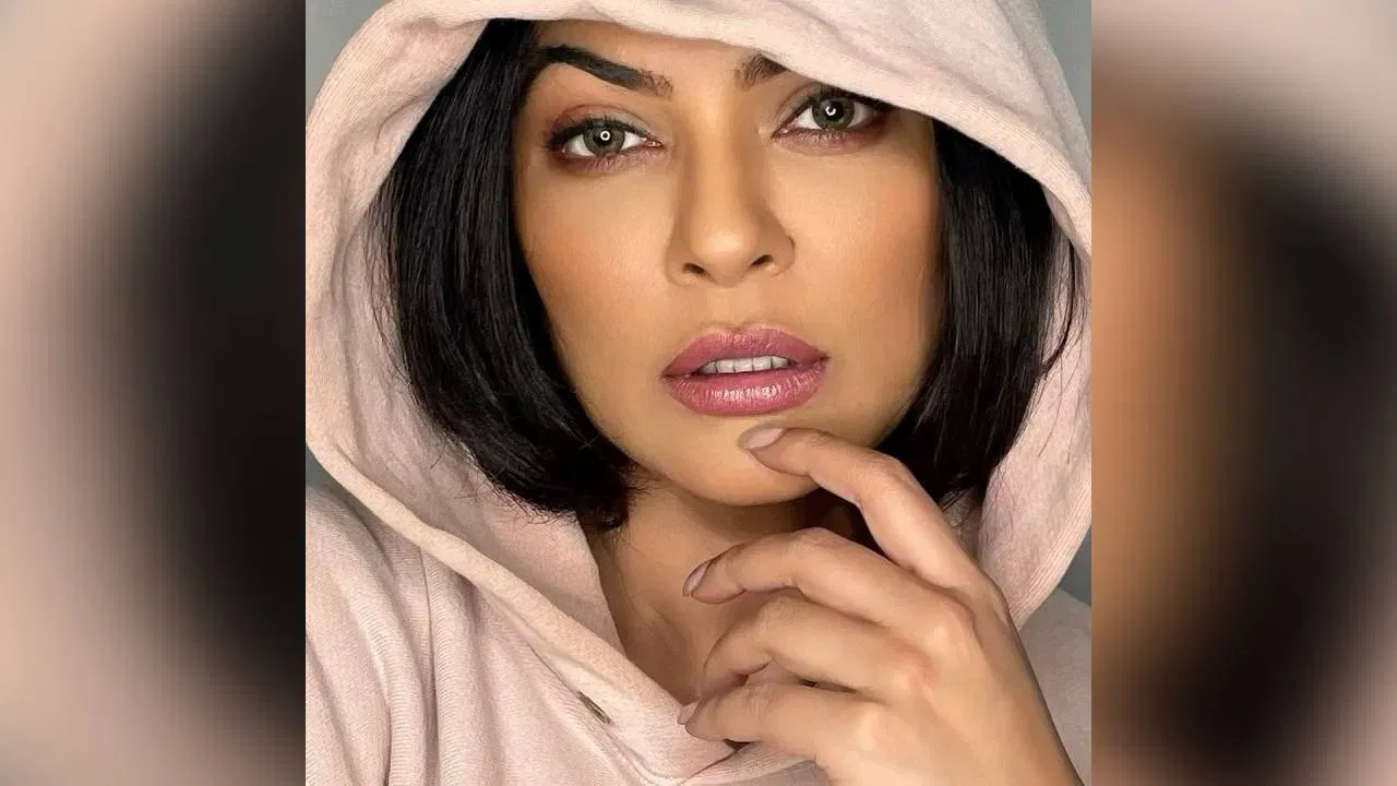 अभिनेत्रीचे सर्वात आश्चर्यकारक लिंकअप उद्योगपती ललित मोदी यांच्याशी होते. ललित मोदी यांनी सुष्मिता सेनसोबत फोटो शेअर करून आपल्या आयुष्याच्या नव्या सुरुवातीची घोषणा केली होती. मात्र काही दिवसांतच त्यांनी अभिनेत्रीसोबतचे फोटो डिलीट करून टाकले होते.