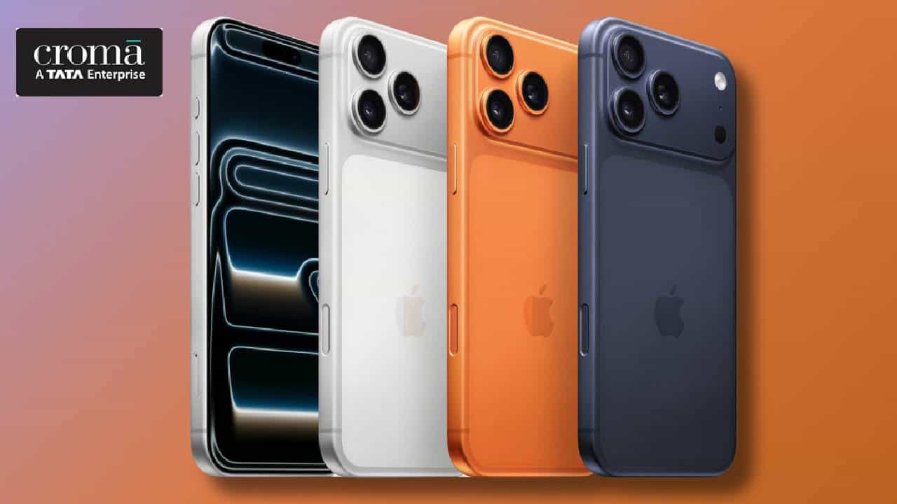 iPhone 17 Black Friday deal: भारतात या वर्षी iPhone 17 लाँच झाला. आता Black Friday सेल दरम्यान हा आयफोन एकदम स्वस्त मिळणार आहे. सुरुवातीला Apple ने या फोनची किंमत 82,900 रुपये निश्चित केली होती. पण आता हा मोबाईल अर्ध्या किंमतीत मिळण्याची संधी आहे.