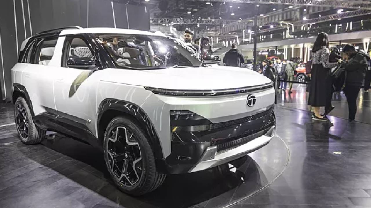 Tata Sierra खरेदी करायचीये का? आधी फीचर्स, किंमत जाणून घ्या